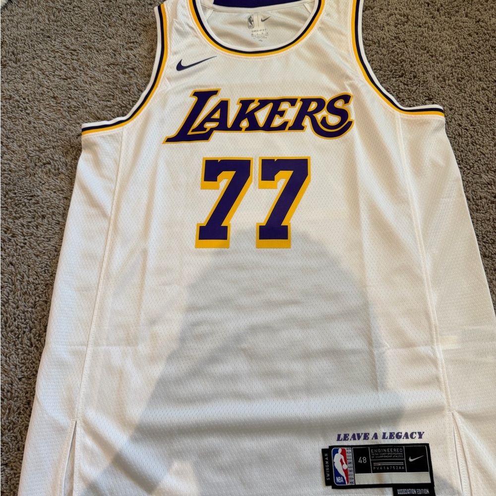 Nike Lakers White Luca Doncic jersey - size L